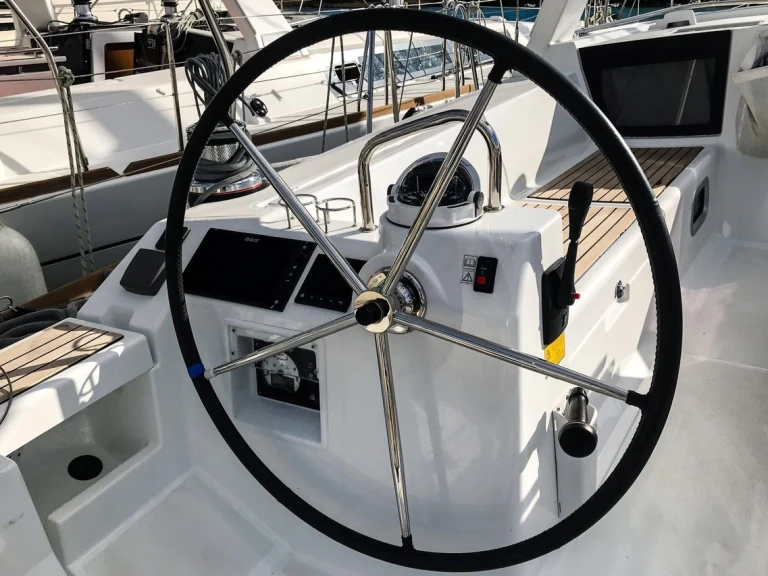 Bénéteau Oceanis 45 mieten Mrčevac