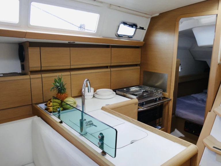 YachtCharter in Le Marin - Jeanneau Jeanneau Sun Odyssey 389 auf SamBoat