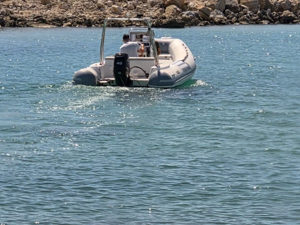 Ein Italboats Predator 540 mieten in Torre Vado
