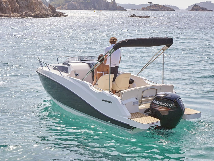 Ein Quicksilver Activ 555 Cabin mieten in Vieux Port de Cannes