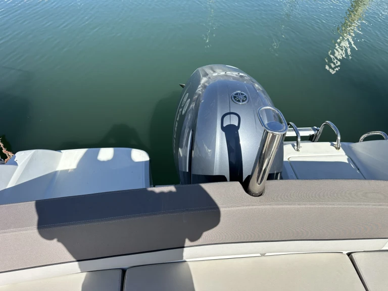 Vermietung Motorboot Jeanneau mit Führerschein