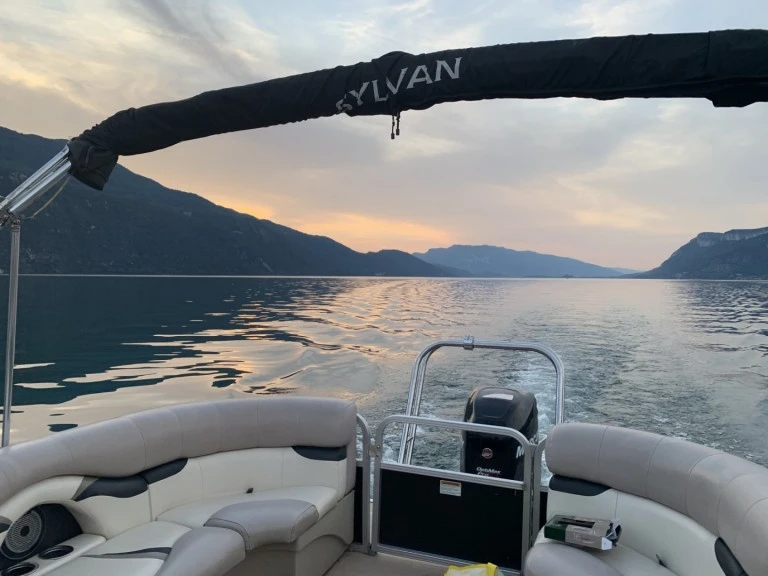Smoker Craft Inc Sylvan Mirage Cruise mieten Aix-les-Bains