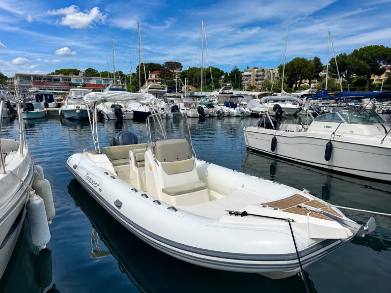 Schlauchboot mit oder ohne Skipper Capelli mieten in Saint-Raphaël