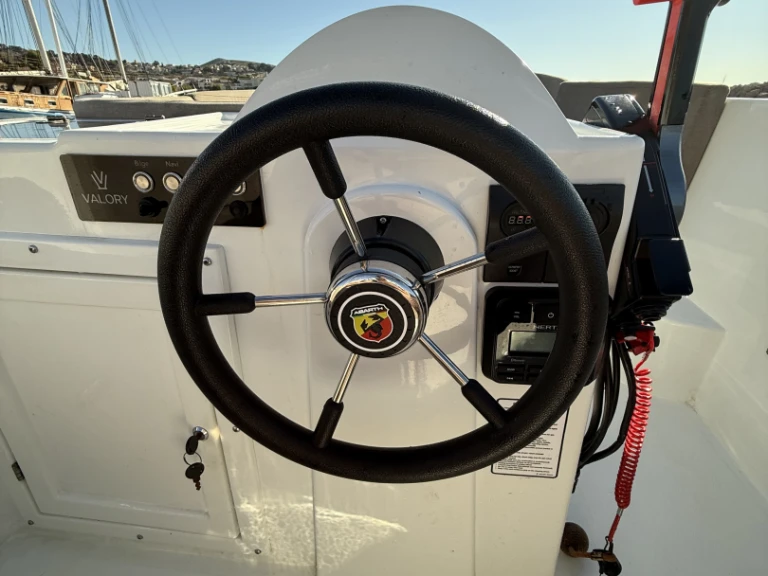 Yacht mit oder ohne Skipper Prusa Marine mieten in Marseille