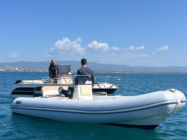 Schlauchboot mieten in Cagliari zum besten Preis