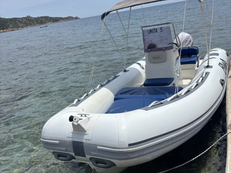 Schlauchboot mit oder ohne Skipper Bwa mieten in Costa Rei