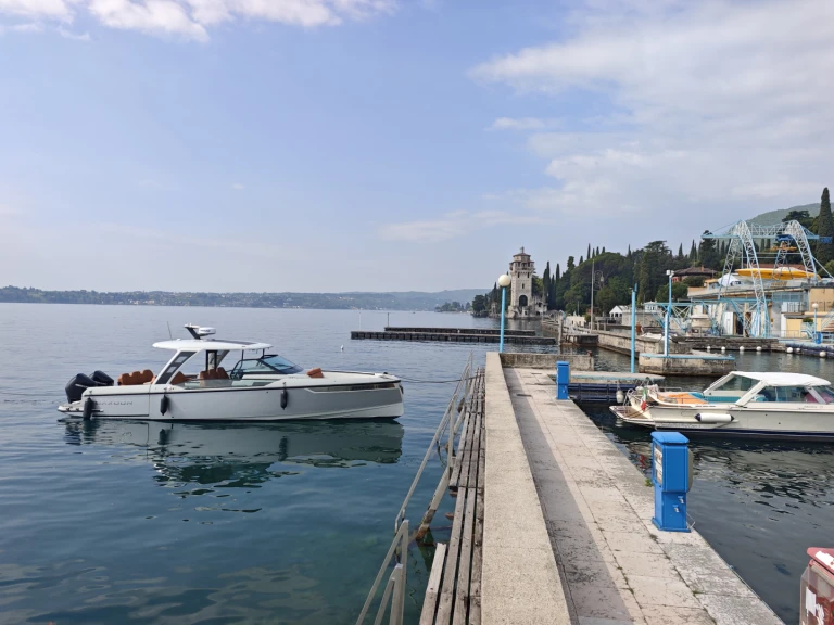 Motorboot mit oder ohne Skipper Saxdor mieten in Sirmione