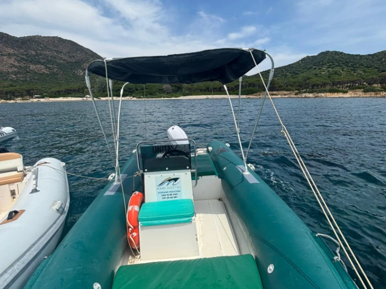Schlauchboot mieten in Costa Rei zum besten Preis