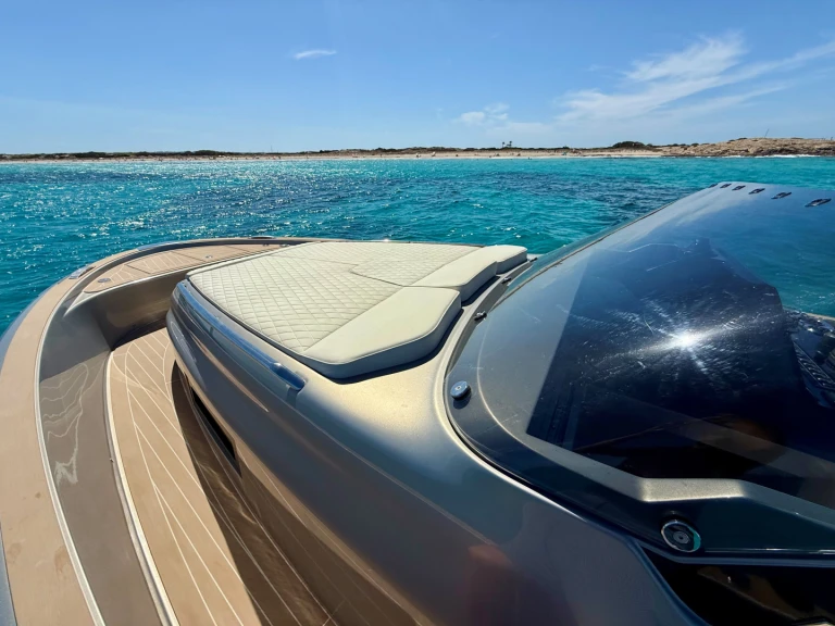 Vermietung Motorboot Solaris Power mit Führerschein