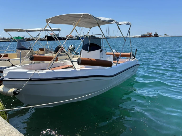 Vermietung Motorboot Athrakiboats mit Führerschein
