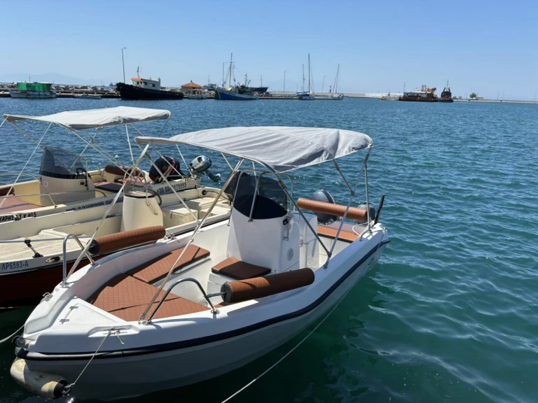 Motorboot mieten in Néa Moudhaniá zum besten Preis