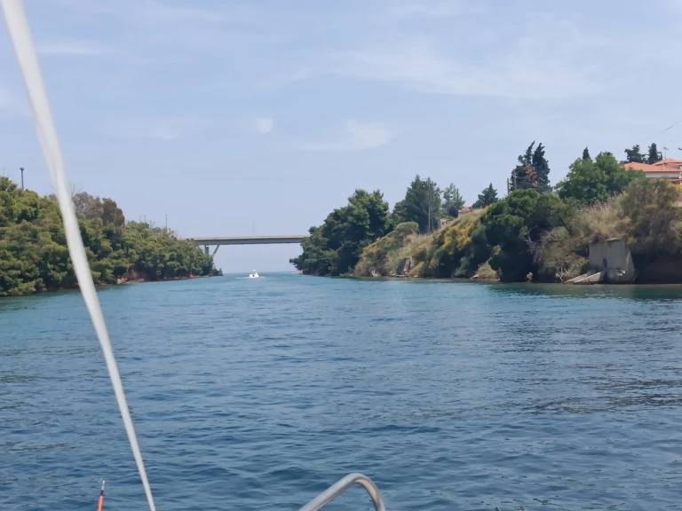 Ein Athrakiboats TRITON mieten in Néa Moudhaniá