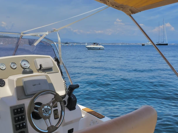 Schlauchboot mieten in Cannes zum besten Preis