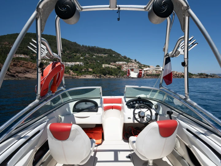 Ein Sea Ray Sea Ray 205 Sport mieten in Cannes