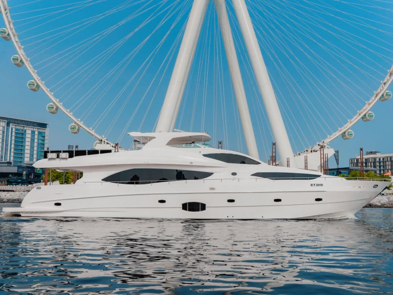 Yacht mieten in Dubai Marina zum besten Preis