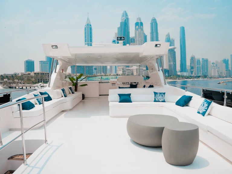 Ein  Luxury Motor Yacht X35 mieten in Dubai Marina