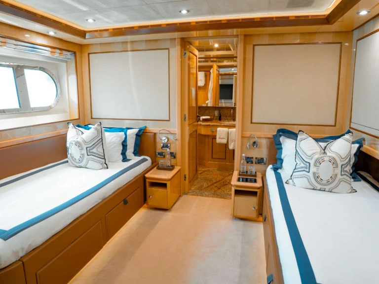  Luxury Motor Yacht B mieten Dubai Marina