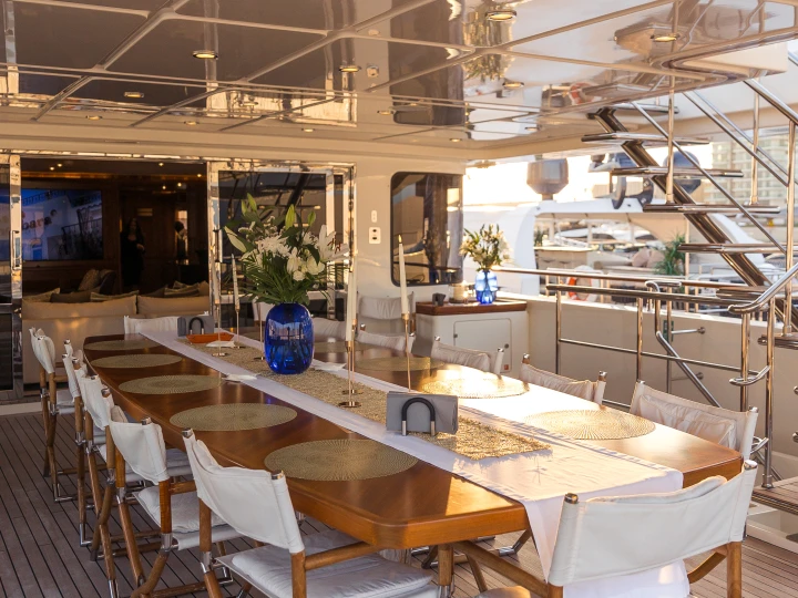 Boot mieten Dubai Marina günstig Luxury Motor Yacht B