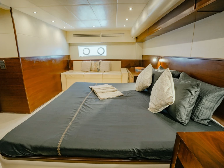 Boot mieten Dubai Marina günstig Luxury Motor Yacht S