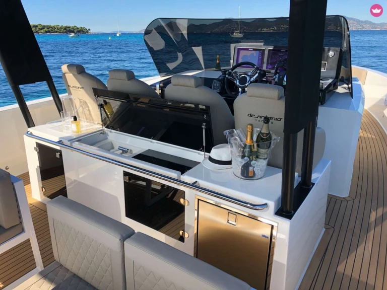 Vermietung Yacht De Antonio mit Führerschein