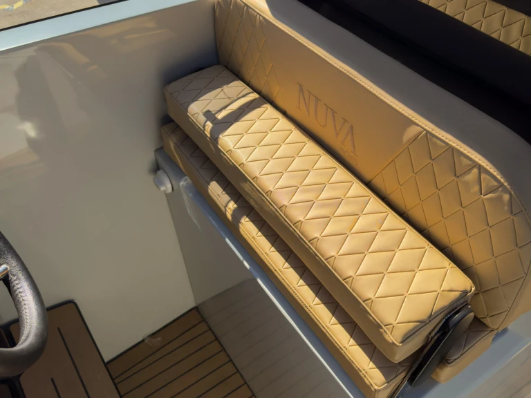 Ein  Nuva M11 Cabin mieten in Sitges