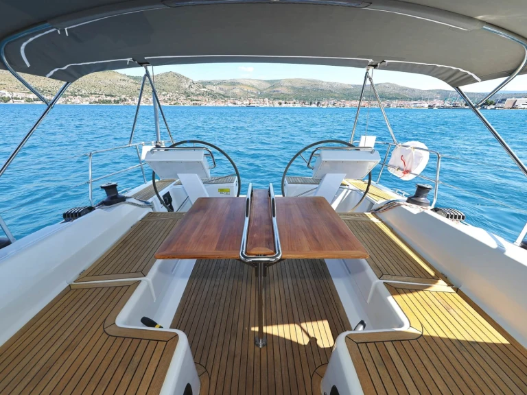Segelboot mieten in Seget Donji zum besten Preis
