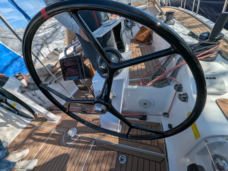 Ein Dehler Dehler 38 mieten in Marseille