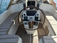 YachtCharter in Port de Hyères (St Pierre) - Bénéteau Oceanis 370 auf SamBoat
