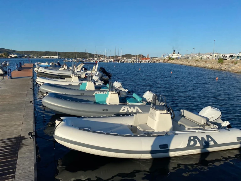Ein Bwa California 550 mieten in Olbia