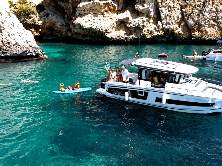 Motorboot mit oder ohne Skipper Jeanneau mieten in Dénia