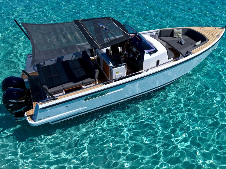 Ein Fjord Fjord 38 Xpress mieten in Marina Botafoch