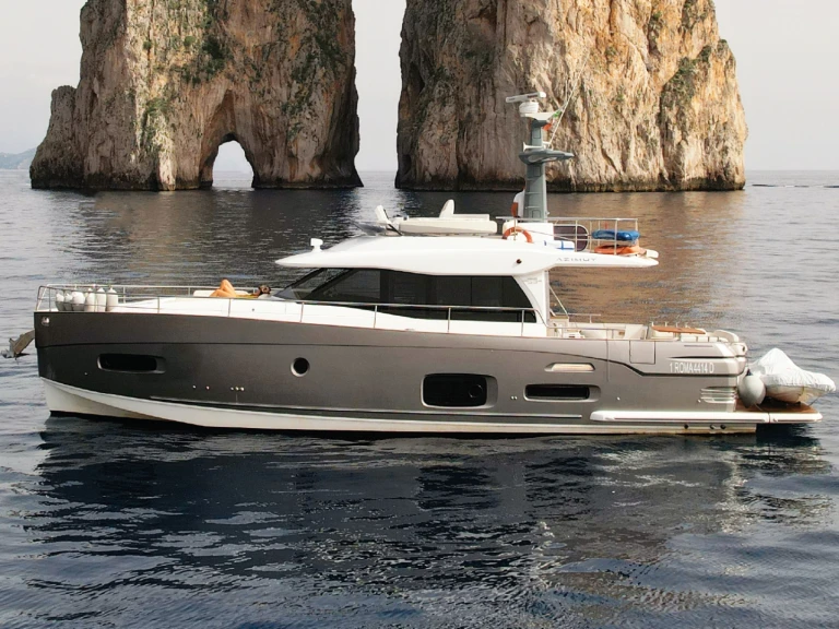 Motorboot mieten in Neapel zum besten Preis