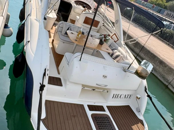 Motorboot mit oder ohne Skipper Airon mieten in Saint-Laurent-du-Var