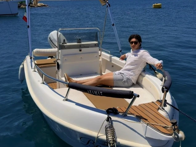 Motorboot mit oder ohne Skipper Arkos mieten in Taranto