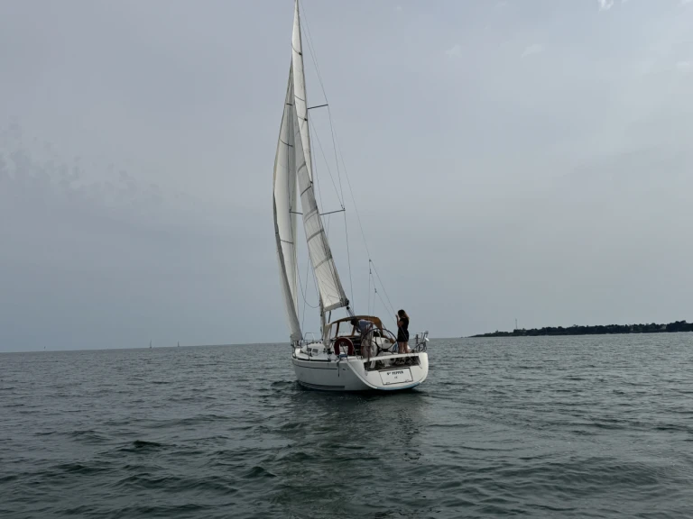 YachtCharter in La Forêt-Fouesnant - Dufour Dufour 34 E Performance auf SamBoat