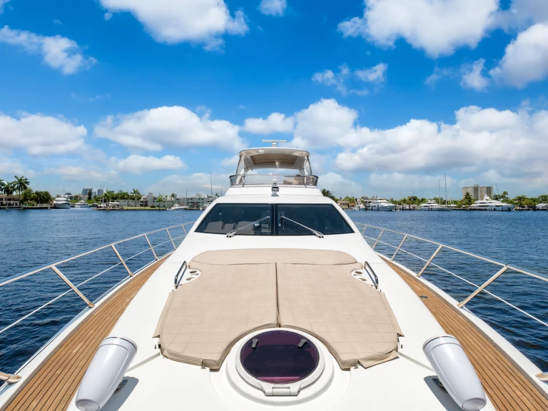 Ein Azimut 64 Flybridge mieten in Fort Lauderdale