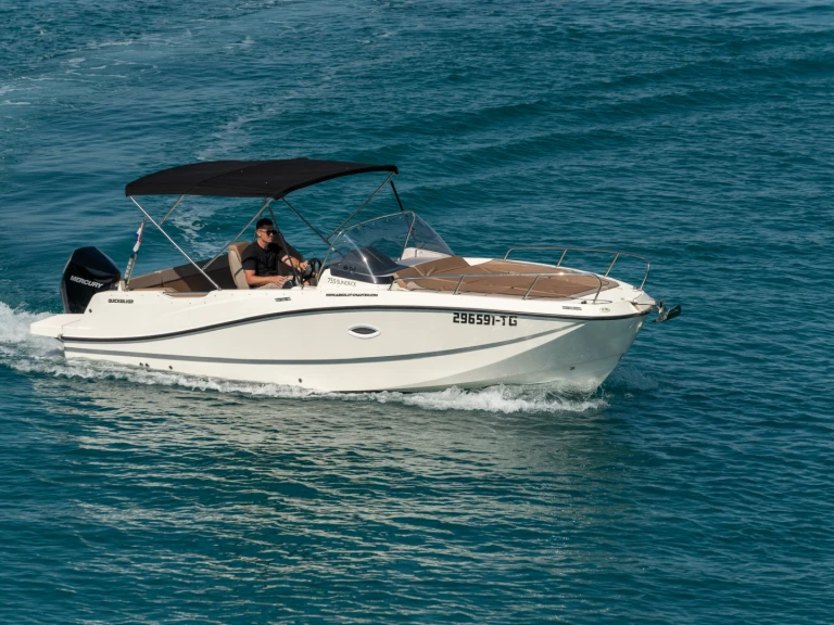 Motorboot mit oder ohne Skipper Quicksilver mieten in Split