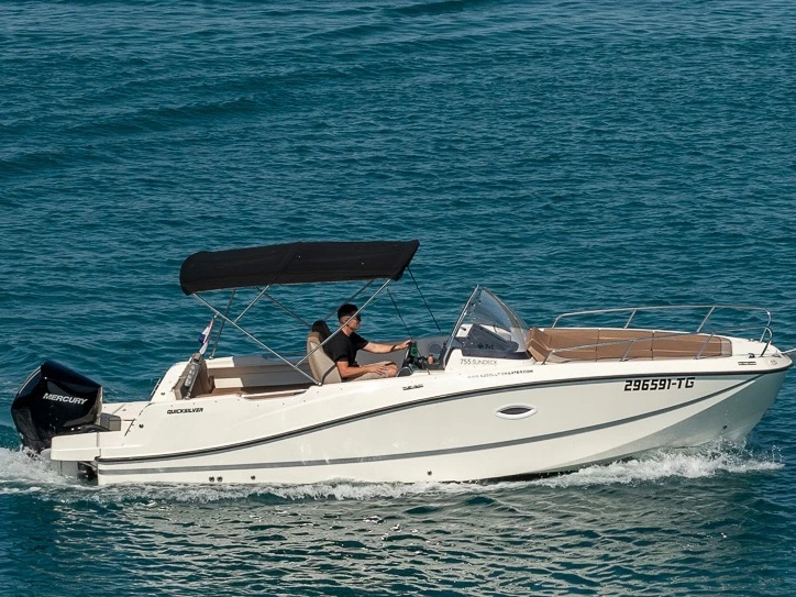 Quicksilver Activ 755 Sundeck mieten Split