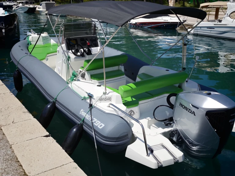 Bootsverleih Marlin Boat 790 Pro Dynamic Split Samboat
