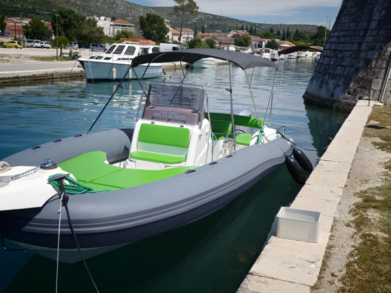 Schlauchboot mit oder ohne Skipper Marlin Boat mieten in Split