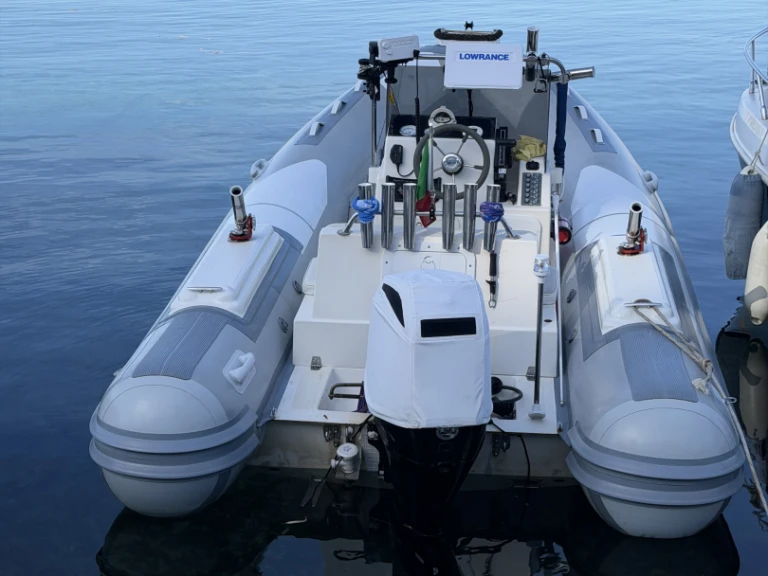 Schlauchboot mieten in Taranto zum besten Preis