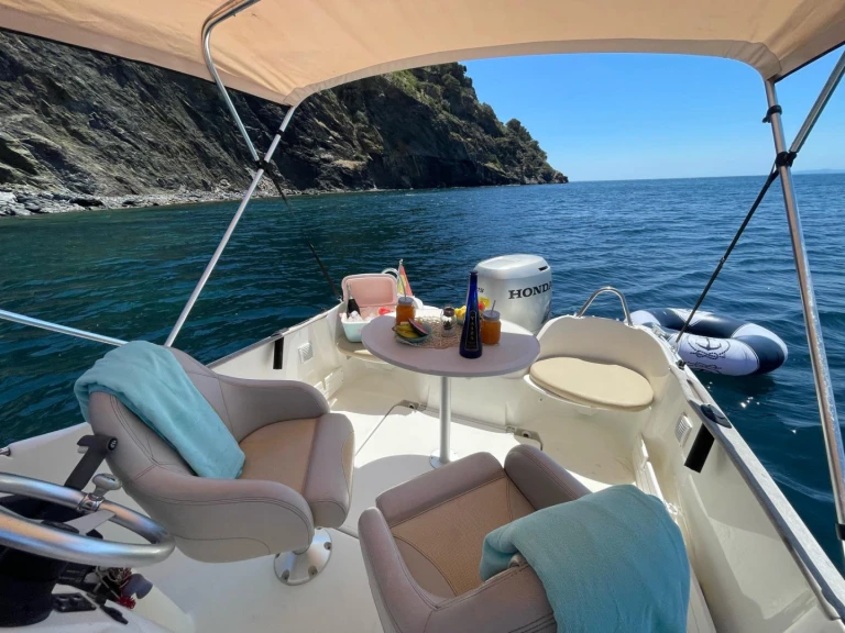 Motorboot mieten in Roses zum besten Preis