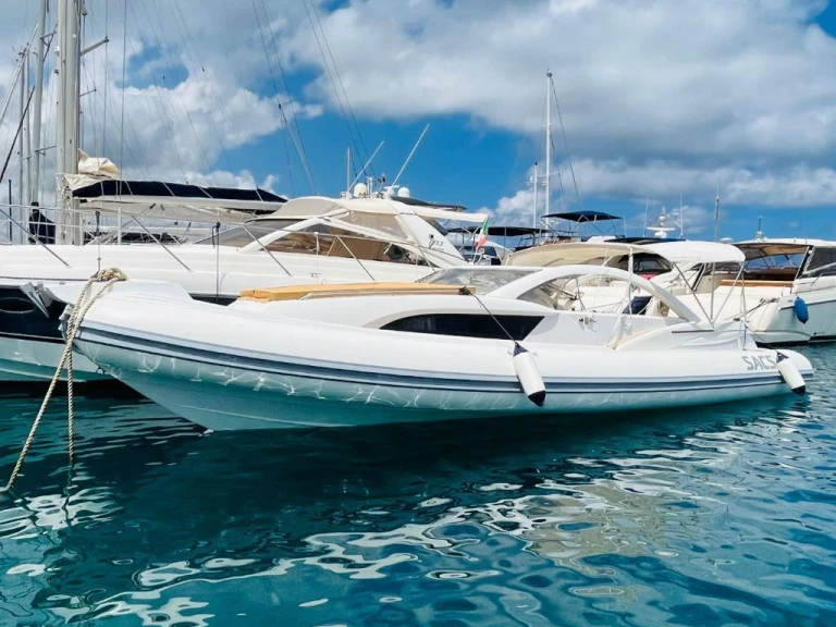 Schlauchboot mit oder ohne Skipper Sacs mieten in Vibo Marina