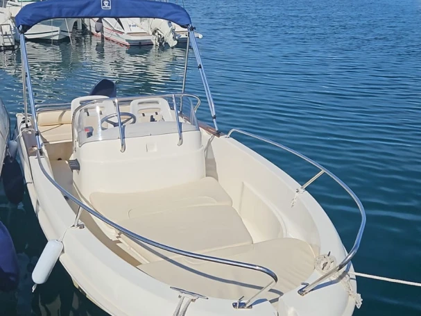 Vermietung Motorboot Jeanneau mit Führerschein