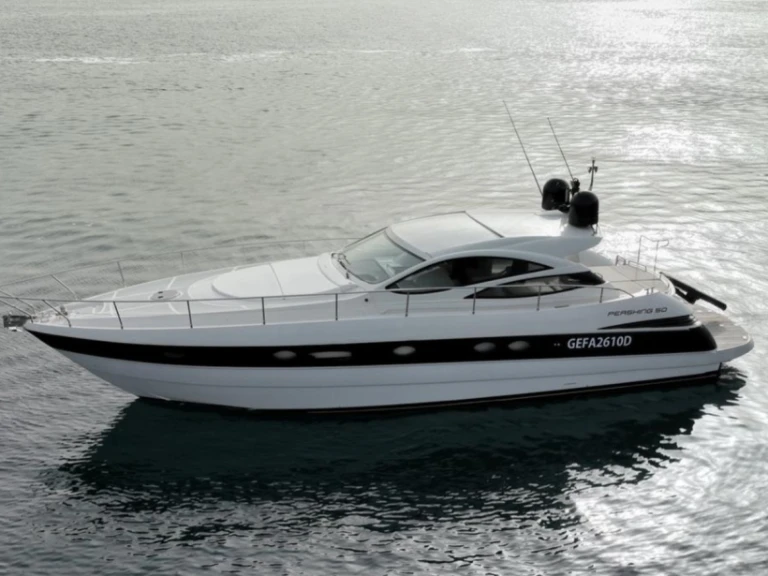 Vermietung Motorboot Pershing mit Führerschein
