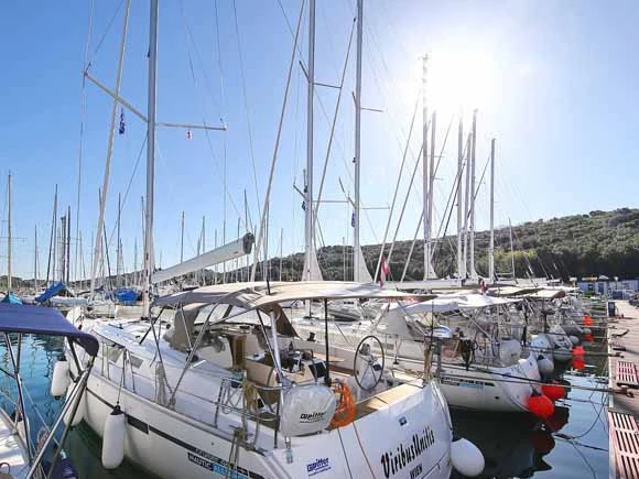 Vermietung Segelboot Bavaria mit Führerschein