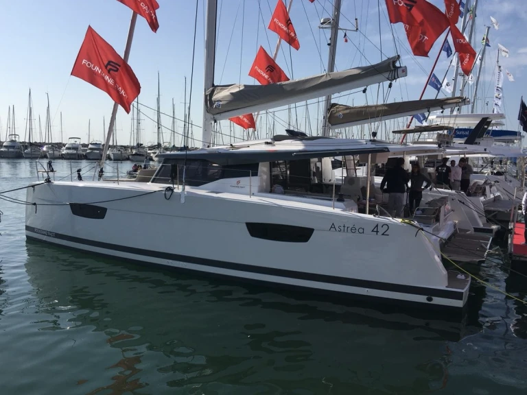 Fountaine Pajot Astrea 42 mieten Marseille