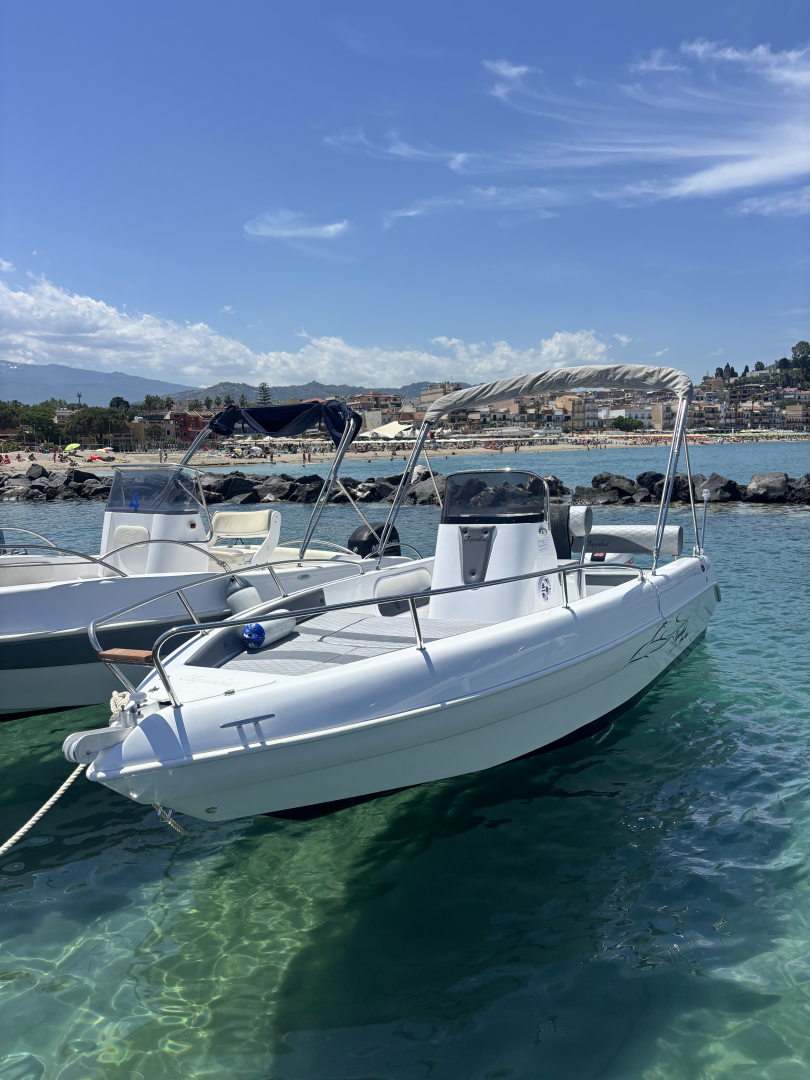Motorboot mieten in Giardini-Naxos - Aquabat Sport Line 19