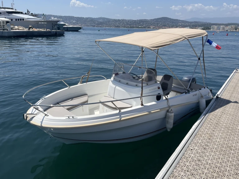 Motorboot mit oder ohne Skipper Jeanneau mieten in Antibes