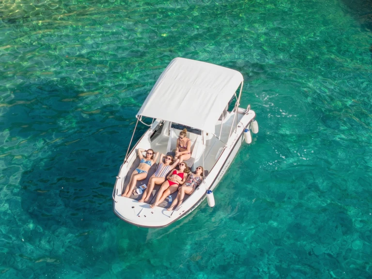 Vermietung Motorboot Orizzonti mit Führerschein